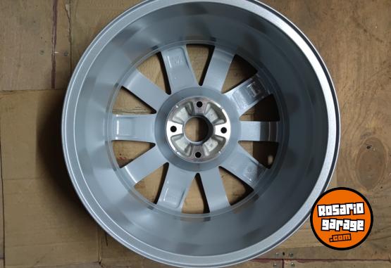 Accesorios para Autos - 1 Llanta 17" Peugeot Hockenheim de 207 Gti NUEVA $200.000. NO BAJO PRECIO - En Venta