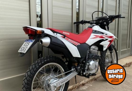 Motos - Honda Tornado 2022 Nafta 6400Km - En Venta