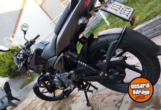 Motos - Bajaj Rouser 125ns 2021 Nafta 8500Km - En Venta