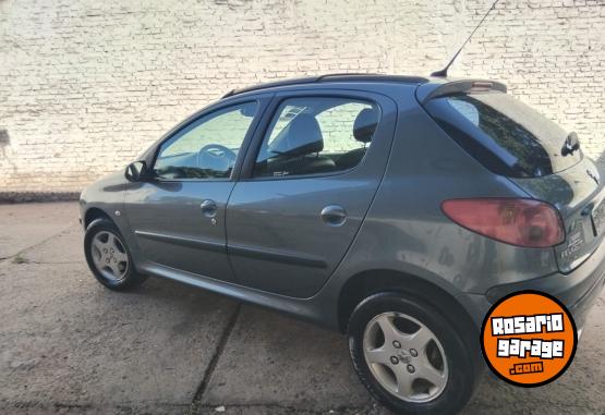 Autos - Peugeot 206 2004 Nafta 156000Km - En Venta