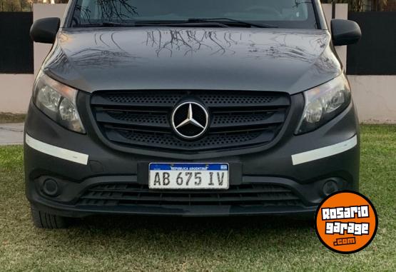 Utilitarios - Mercedes Benz VITO F. MIXTO 2017 Diesel 200000Km - En Venta