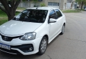 Autos - Toyota ETIOS SEDAN 2017 Nafta 110000Km - En Venta