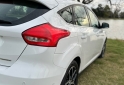 Autos - Ford Focus titanium 2017 Nafta 92000Km - En Venta
