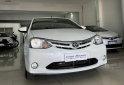 Autos - Toyota Etios 2015 GNC 120000Km - En Venta