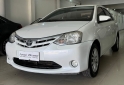 Autos - Toyota Etios 2015 GNC 120000Km - En Venta