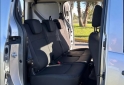 Utilitarios - Renault Kangoo 5 Asientos 2024 Nafta 5400Km - En Venta