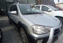 Autos - Toyota Ethios cross 2014 Nafta 170000Km - En Venta