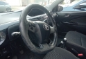 Autos - Toyota Ethios cross 2014 Nafta 170000Km - En Venta