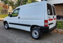 Utilitarios - Peugeot Partner hdi 1ra mano perm 2020 Diesel 74000Km - En Venta