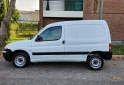 Utilitarios - Peugeot Partner hdi 1ra mano perm 2020 Diesel 74000Km - En Venta