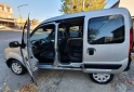 Utilitarios - Renault Furgon mixto 5 asientos 2010 Diesel 137100Km - En Venta