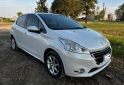 Autos - Peugeot 208 allure touchscreen 2015 Nafta 88700Km - En Venta