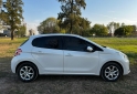 Autos - Peugeot 208 allure touchscreen 2015 Nafta 88700Km - En Venta