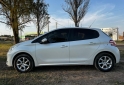 Autos - Peugeot 208 allure touchscreen 2015 Nafta 88700Km - En Venta