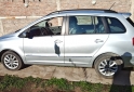 Autos - Volkswagen Suran Highline 2015 Nafta 88000Km - En Venta