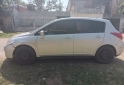 Autos - Nissan Tiida 2008 Nafta 192000Km - En Venta