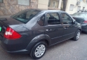 Autos - Ford Fiesta Max 2010 2010 Nafta 200000Km - En Venta