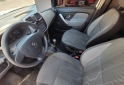 Autos - Renault Logan 2015 GNC 95000Km - En Venta