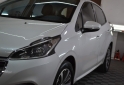 Autos - Peugeot 208 2017 Nafta 98000Km - En Venta