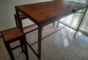 Hogar - Mesa hierro y madera con 2 Banquetas haciendo juego - En Venta