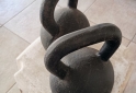 Deportes - Excelente Par de Kettlebells de Fundicin de 14 Kg Cada Una - En Venta