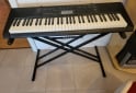 Instrumentos Musicales - Vendo teclado CASIO. Con FUNDA Y PIE PORTATIL. - En Venta