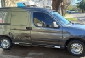 Utilitarios - Peugeot Partner 1.6 hdi furgon 2012 Diesel 257000Km - En Venta