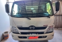 Camiones y Gras - Camin Toyota Hino 300 816 (67.000 kms) - En Venta