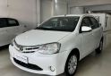 Autos - Toyota Etios 2015 Nafta 90000Km - En Venta