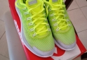 Indumentaria - Excelente Par de Zapas Nike Originales Modelo Lunarglide 4 Nro 43 44 Impecable Estado - En Venta