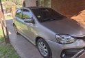 Autos - Toyota Etios Hutchback 2017 Nafta 56400Km - En Venta