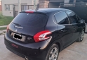 Autos - Peugeot 208 2016 Nafta 130000Km - En Venta