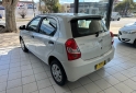 Autos - Toyota Etios X 2023 Nafta 0Km - En Venta