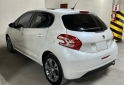 Autos - Peugeot 208 2015 Nafta 156000Km - En Venta