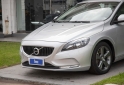 Autos - Volvo V40 T4 2.0 Momentum 2017 Nafta 33800Km - En Venta