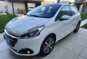 Autos - Peugeot 208 2017 Nafta 99000Km - En Venta