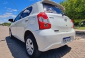 Autos - Toyota Etios xs 5p Mt6 2017 Nafta 112000Km - En Venta