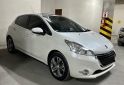 Autos - Peugeot 208 2015 Nafta 156000Km - En Venta