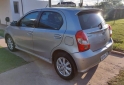 Autos - Toyota Etios XLS 2017 Nafta 99000Km - En Venta