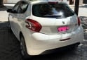 Autos - Peugeot 208 2015 Nafta 84000Km - En Venta