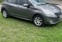 Autos - Peugeot 208 Allure touchscreen 2014 Nafta 130000Km - En Venta