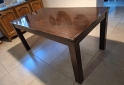 Hogar - Mesa de wengue macizo con cuatro sillas - En Venta