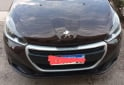 Autos - Peugeot 208 2017 Nafta 94400Km - En Venta