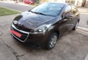 Autos - Peugeot 208 2017 Nafta 94400Km - En Venta