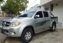 Camionetas - Toyota HILUX SRV 3.0 4X4 2005 Nafta 300000Km - En Venta