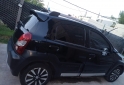 Autos - Toyota Etios Cross 2014 Nafta 140000Km - En Venta