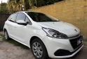 Autos - Peugeot 208 2017 Nafta 94400Km - En Venta