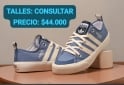 Indumentaria - Zapatillas Adidas ⛰️ - En Venta