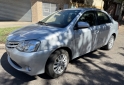 Autos - Toyota XLS 2014 Nafta 140000Km - En Venta