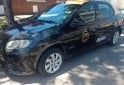 Autos - Renault Logan 2018 GNC 610000Km - En Venta